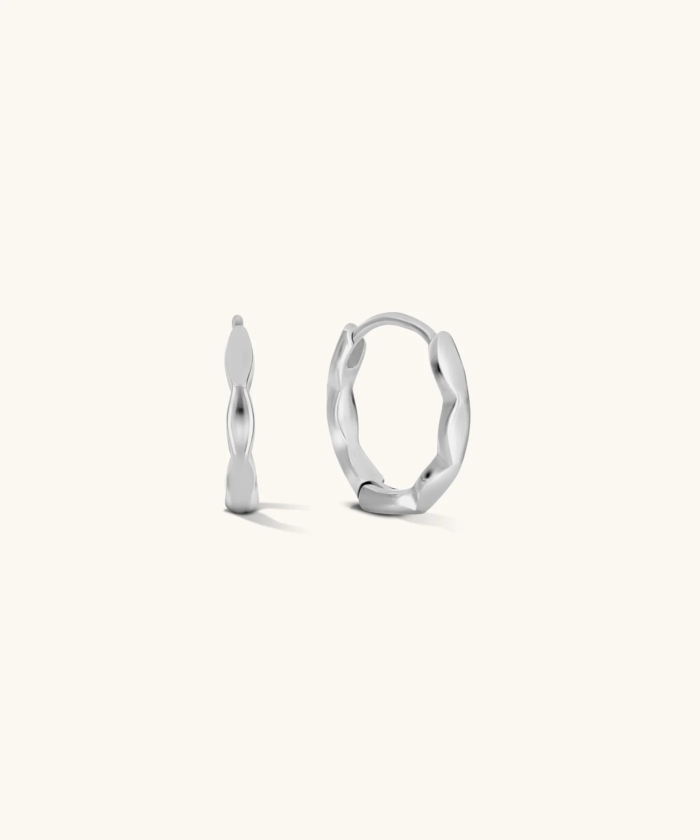 Aniq Scalloped Edge Huggies | 18k Gold Vermeil & 925 Sterling Silver | 13mm | Hypoallergenic