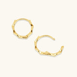 Aniq Scalloped Edge Huggies | 18k Gold Vermeil & 925 Sterling Silver | 13mm | Hypoallergenic