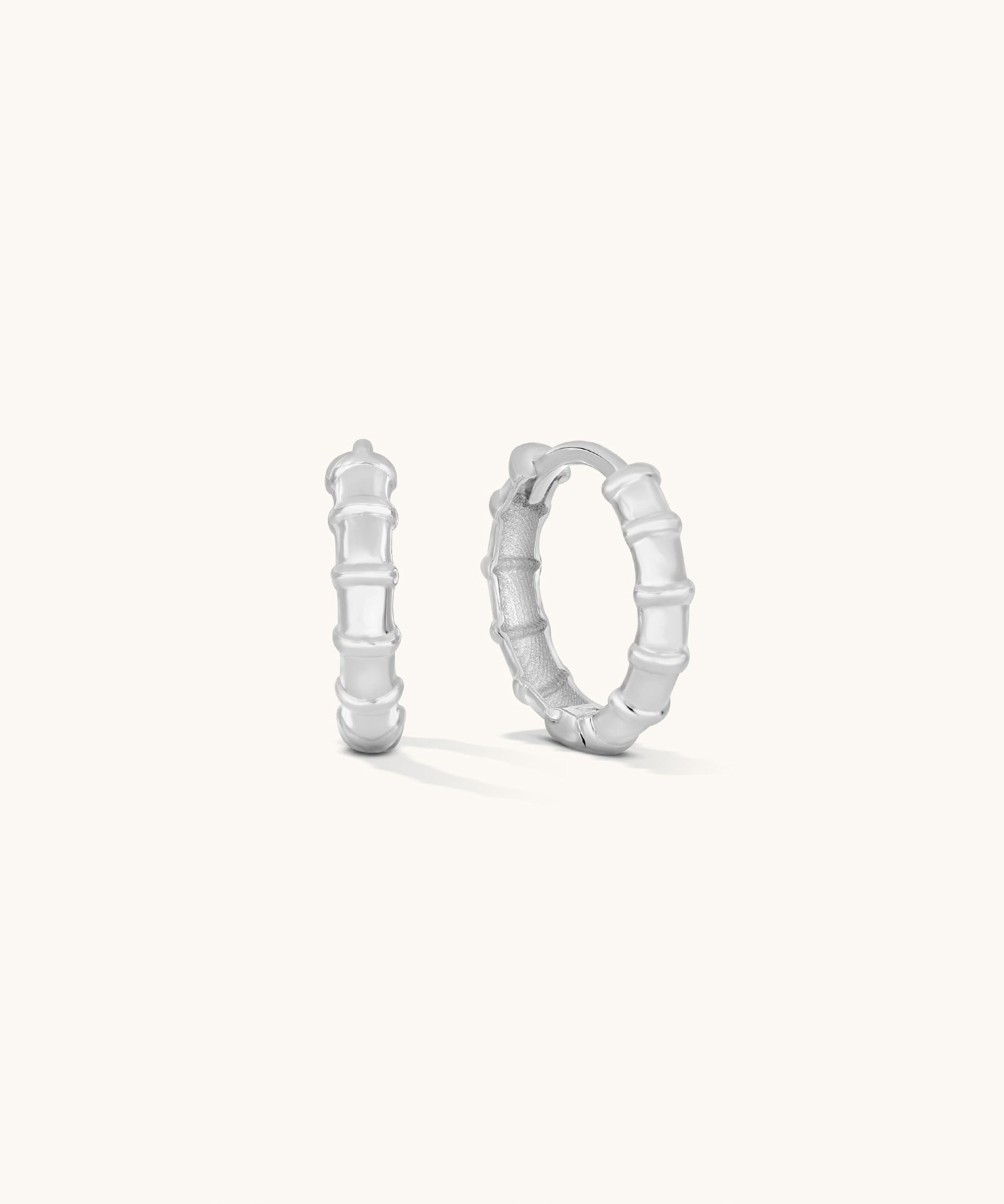 Aniq Dynamic Round Huggie Earrings | 14k Solid Gold & 14k White Gold | 14mm | Hypoallergenic